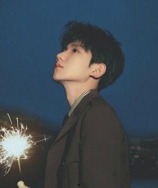 王源吃瓜视频完整,揭秘娱乐圈幕后真相，网友热议不断